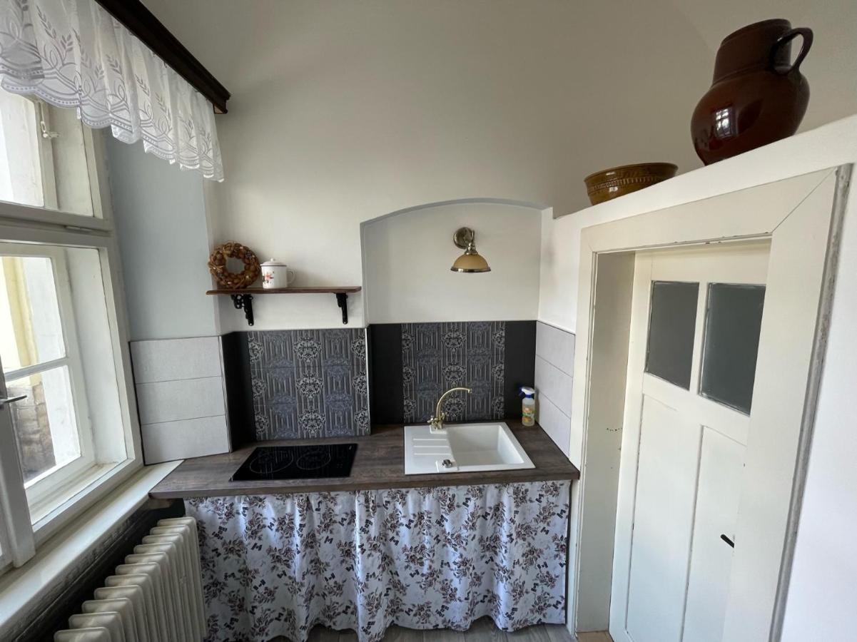 Apartman Sunny Adam Na Zamku เชสกา คาเมนิเซอ ภายนอก รูปภาพ